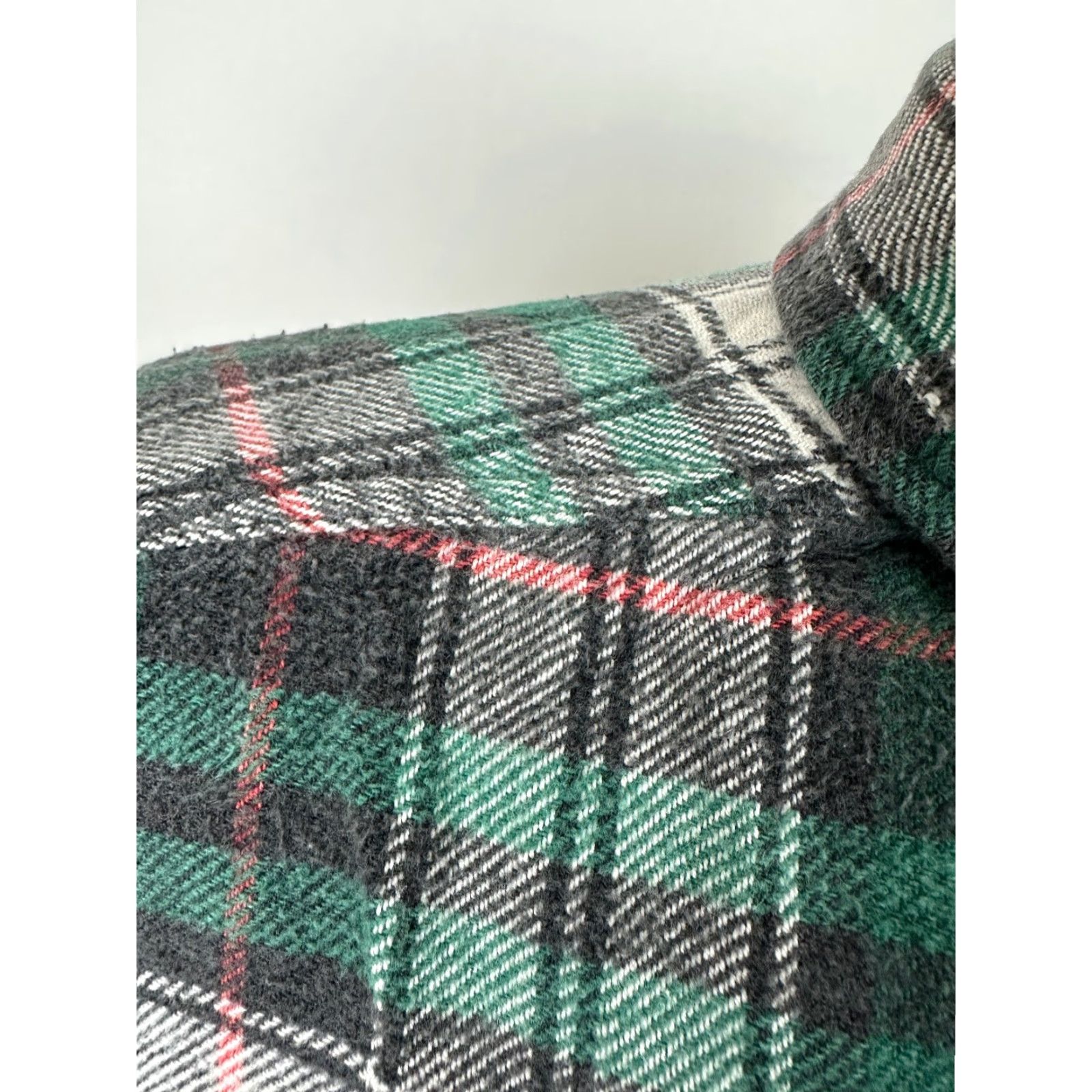 Vintage VINTAGE TXN Rugged Wear Shirt Men L Plaid Heavyweight Cotton Oversized 90s Green Button-Up Long Sleeve Collared Size US L / EU 52-54 / 3 - 4 Thumbnail