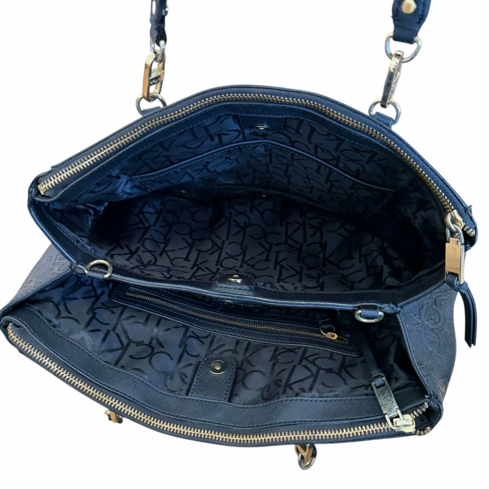 Calvin Klein Calvin Klein Black Monogram Patent Leather Handbag Size ONE SIZE - 9 Thumbnail