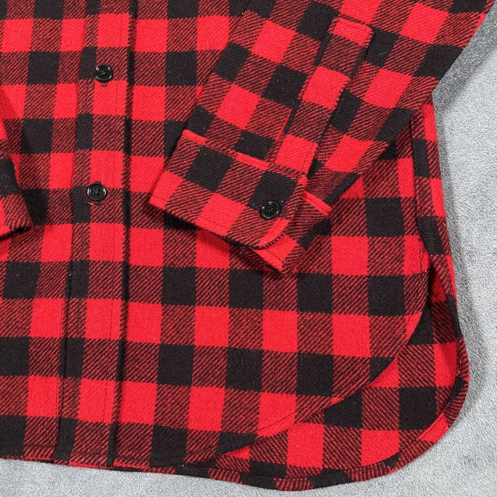 Vintage VINTAGE Woolrich Shirt Jacket Mens M Red Black Buffalo Plaid Wool USA 80s Button-Up Casual Workwear Mens Size US M / EU 48-50 / 2 - 4 Thumbnail