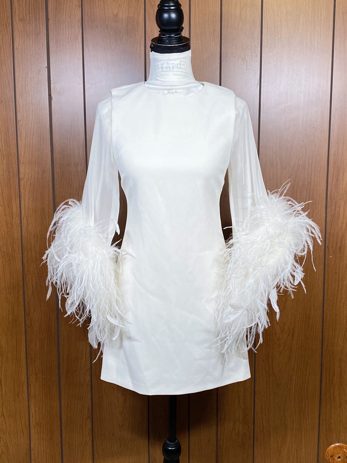 Alice + Olivia Alice + Olivia Izola Feather-Trim Minidress size 2 Size XS / US 0-2 / IT 36-38 - 1 Thumbnail