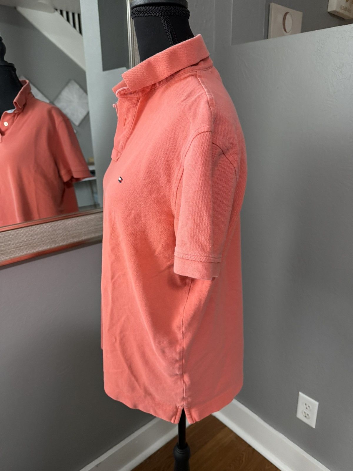 Tommy Hilfiger Tommy Hilfiger Polo Preppy Y2K Golf Shirt Coral Size Large. Size US L / EU 52-54 / 3 - 3 Thumbnail