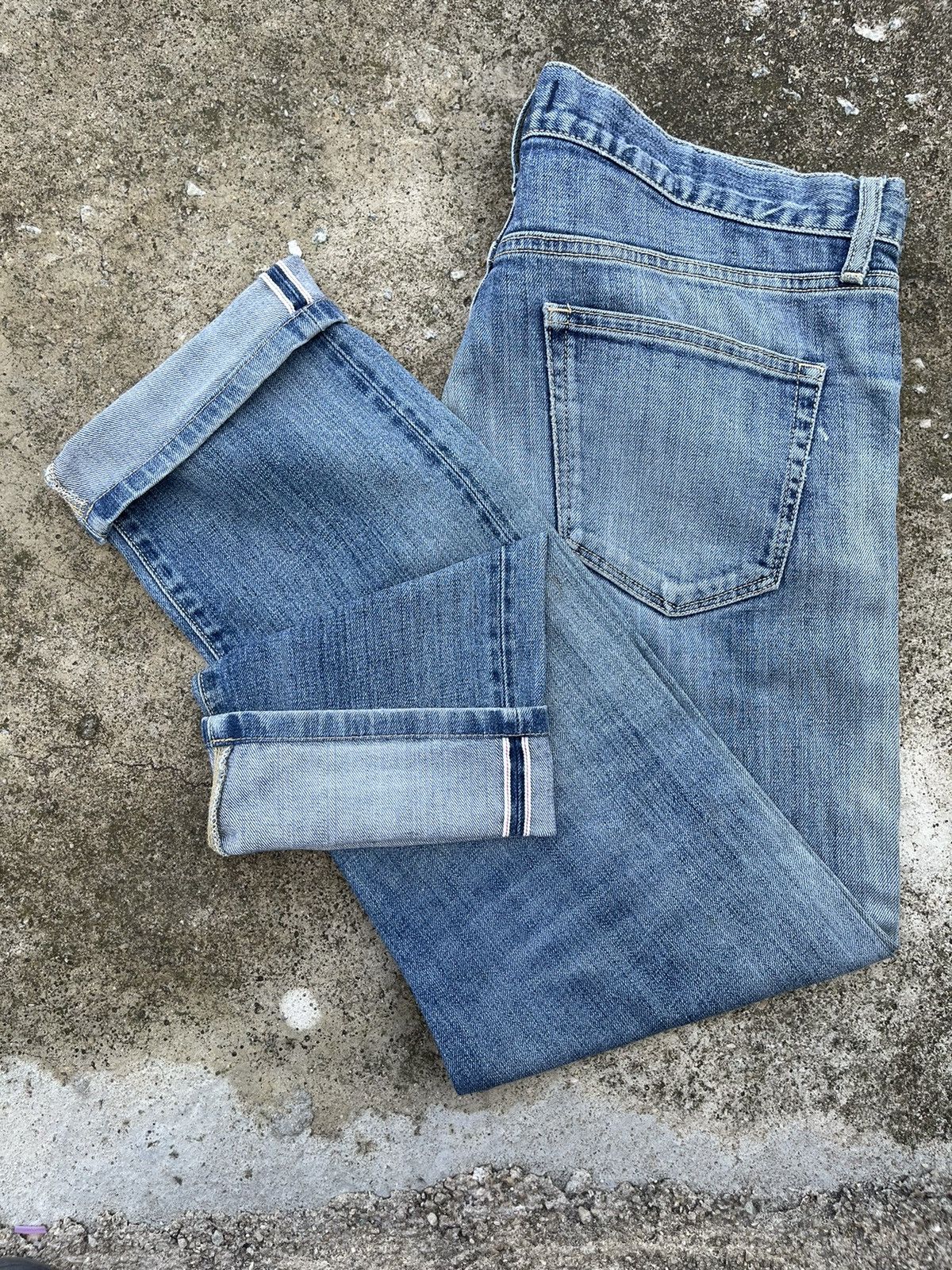 Japanese Brand × Jean × Uniqlo 🔥Japanese Brand Uniqlo Selvedge Distressed Denim W35🔥 Size US 35 - 14 Thumbnail