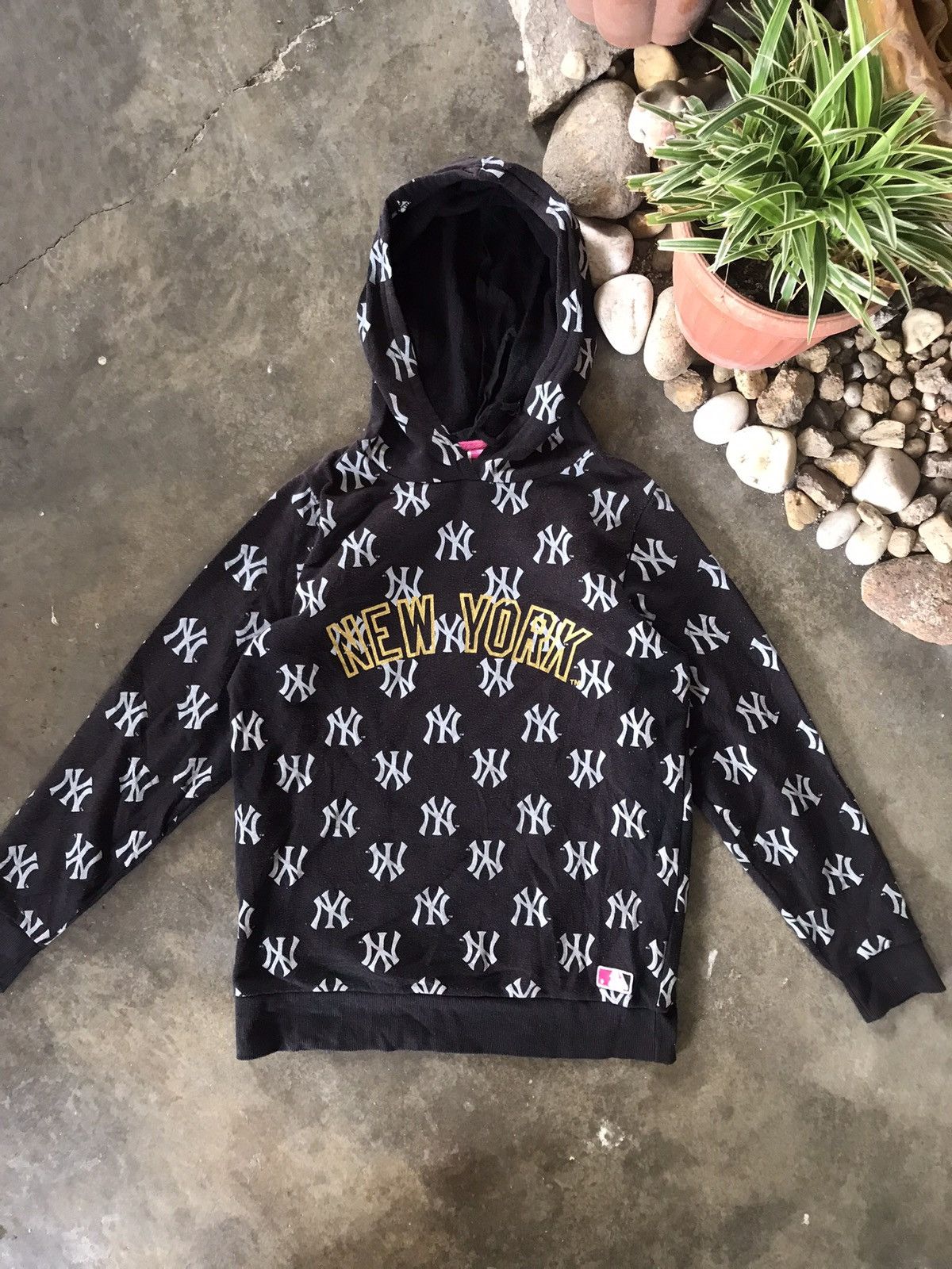 MLB × Vintage MLB New York Fullprint Hoodie for Women 🔥 Size L / US 10 / IT 46 - 4 Thumbnail