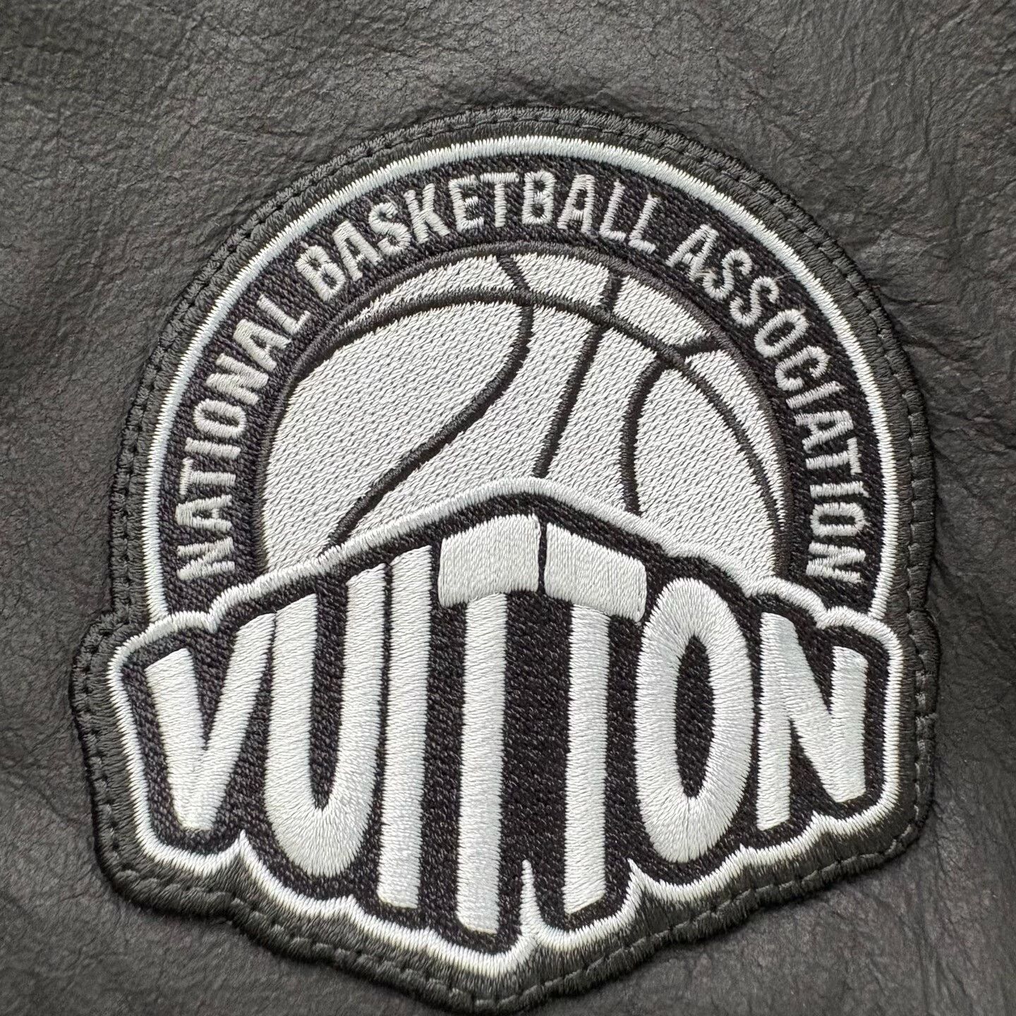Louis Vuitton black louis vuitton nba logo jacket Size US S / EU 44-46 / 1 - 6 Thumbnail
