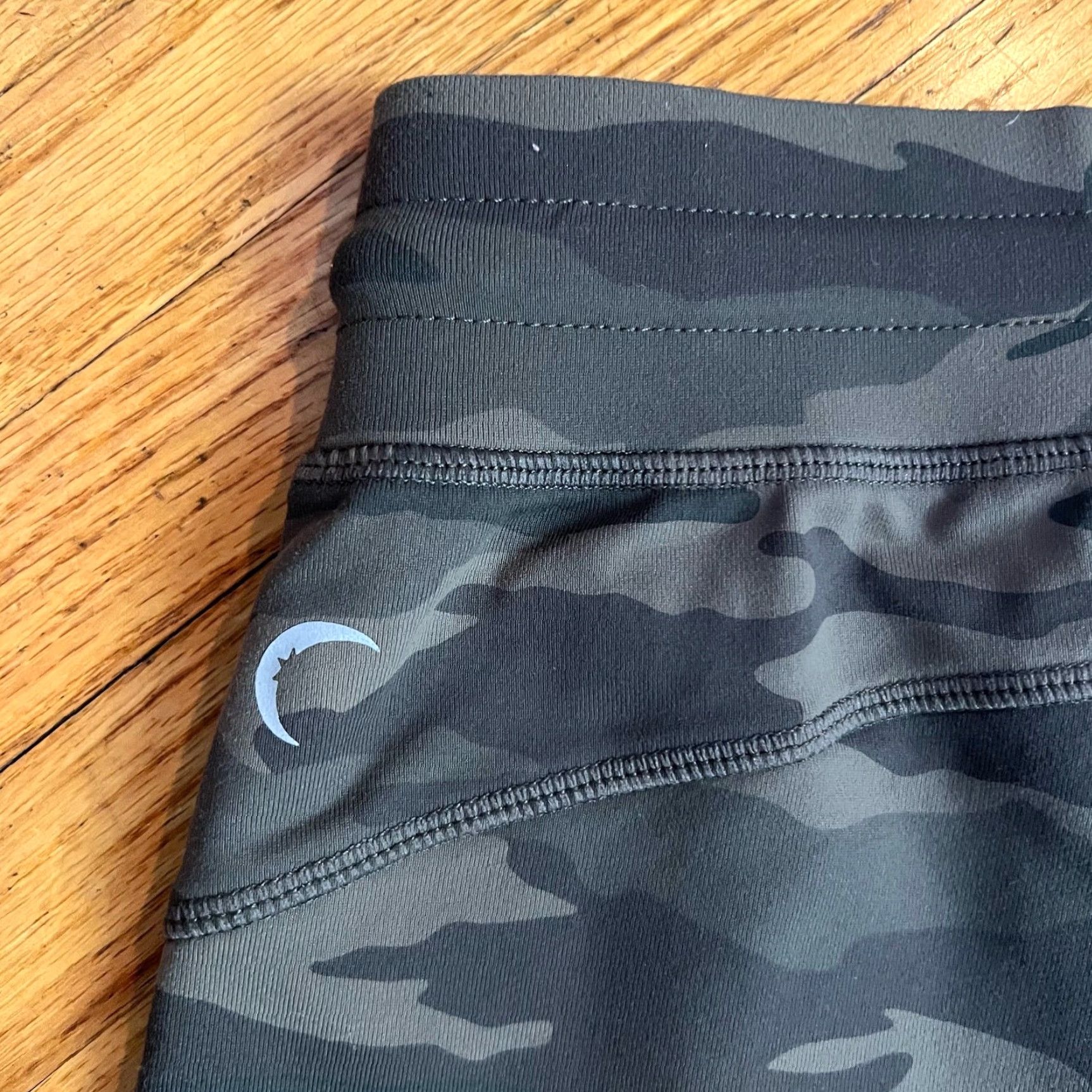Vintage Zyia Pants Womens XS Green Camo Jogger Unwind Pull on Tapered Elastic Waist Size 26" / US 2 / IT 38 - 5 Thumbnail