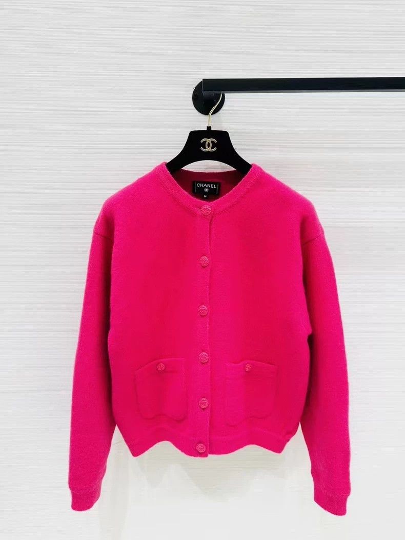 Chanel Chanel Rose pink knitted cardigan coat Size XS / US 0-2 / IT 36-38 - 1 Thumbnail