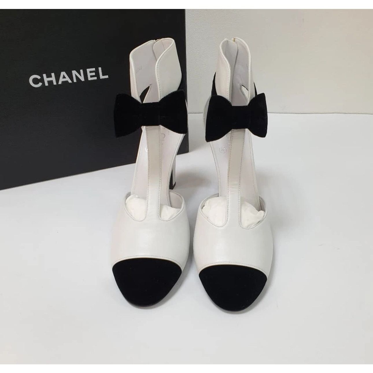 NWOB Chanel Black White Heeled Sandals Sz.41