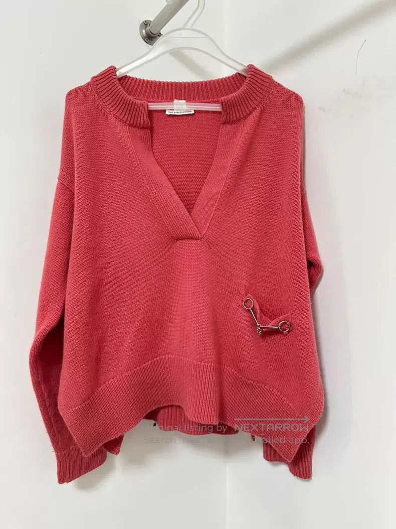 Hermes Hermes Pink V-Neck Keyhole Sweater Size XS / US 0-2 / IT 36-38 - 1 Thumbnail