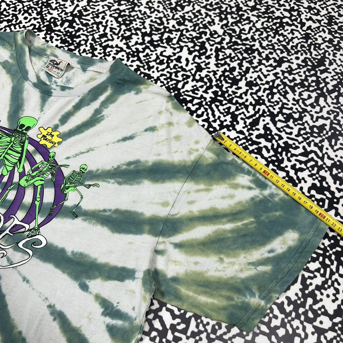 Band Tees Vintage Y2K The Murlocs Loopholes Tie Dye Band Rock T-shirt Size US XL / EU 56 / 4 - 14 Thumbnail