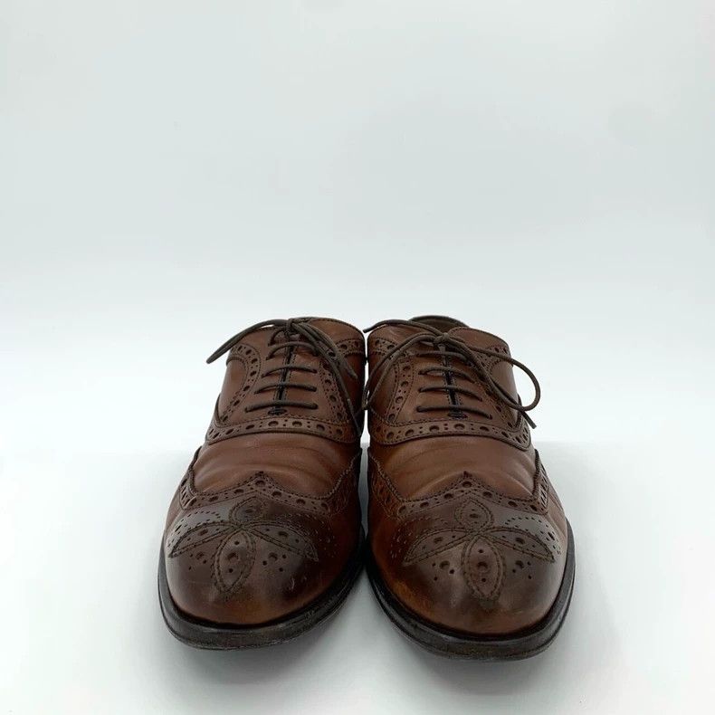 Louis Vuitton Louis Vuitton Lace-up leather shoes in carved baroque brow Size US 7 / EU 40 - 3 Thumbnail