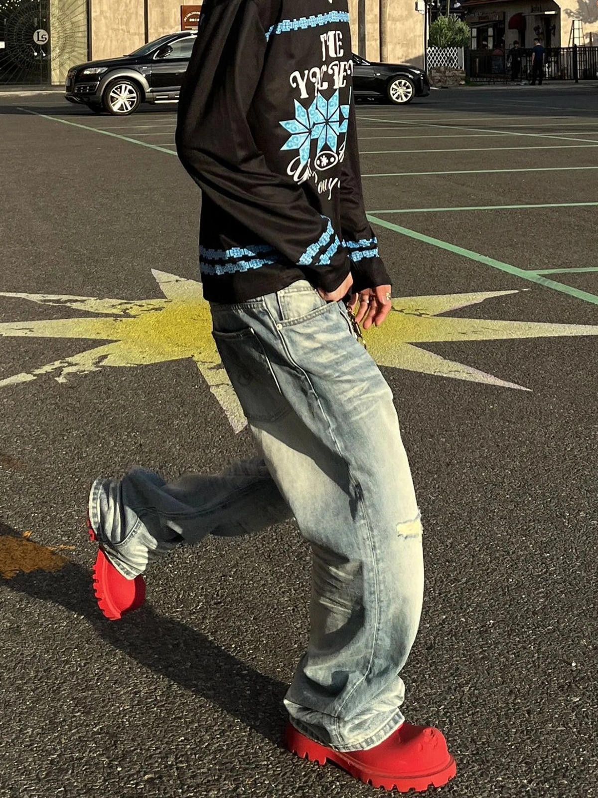 Vintage Whiskered Light Blue Loose Fit Distressed Denim Jeans Size US 30 / EU 46 - 3 Thumbnail