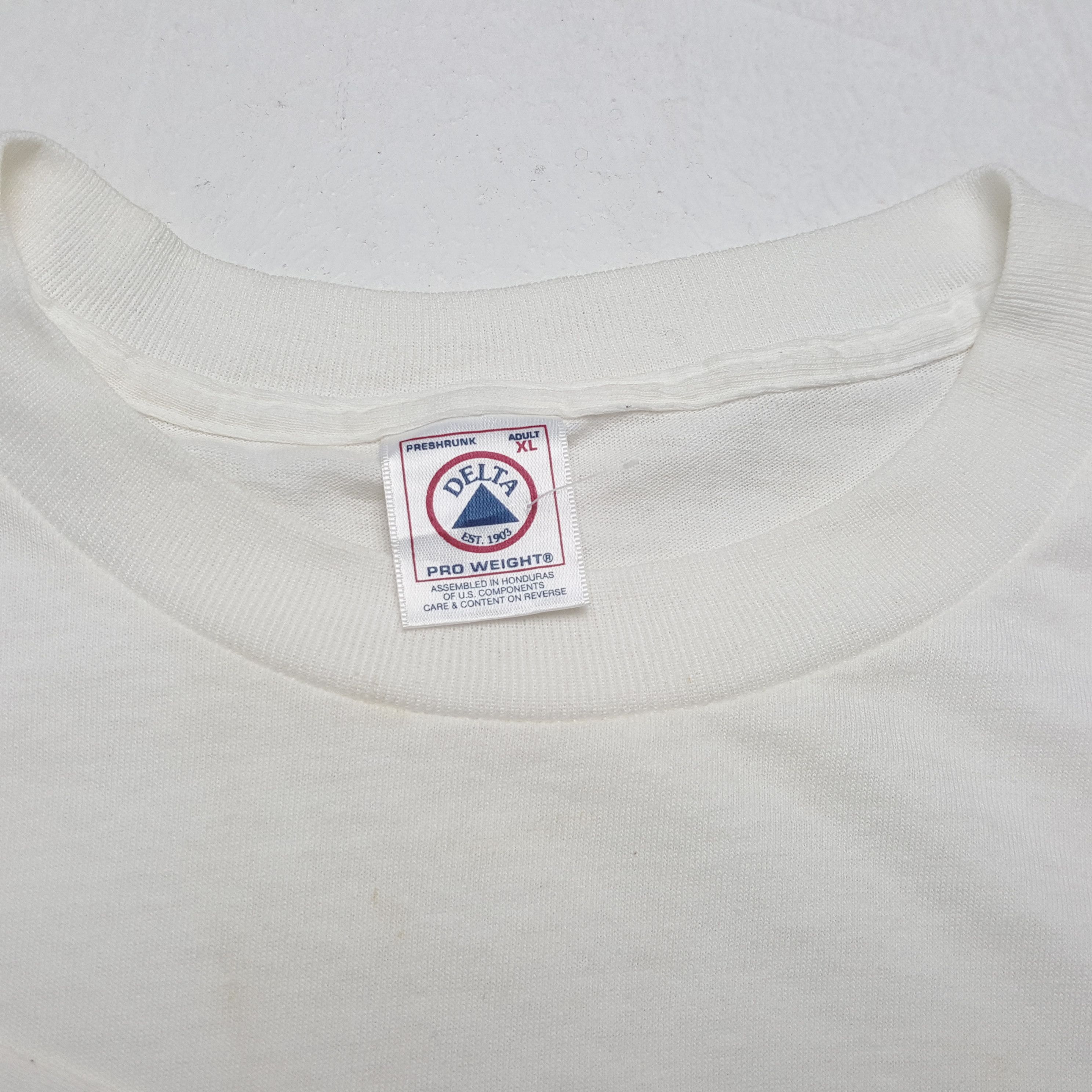 Vintage Vintage 90's MARRIOT REWARDS Visa MasterCard T-Shirt Size US XL / EU 56 / 4 - 8 Thumbnail