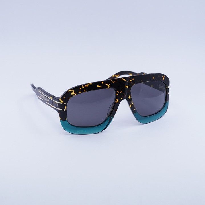 Dior Dior DIORSIGNATURE M1U 27A0 Sunglasses Havana Aviator Frame Size ONE SIZE - 7 Thumbnail