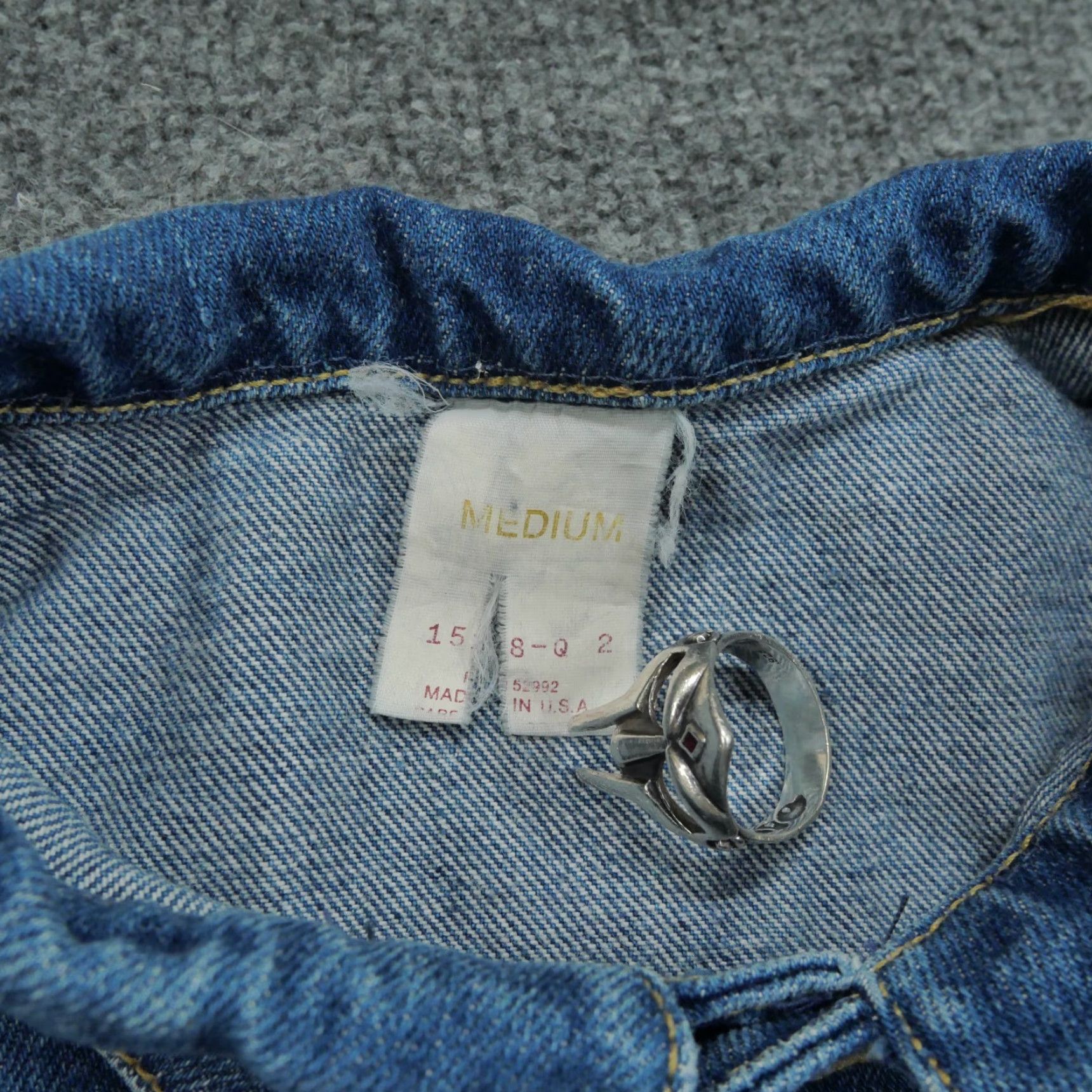 Jordache VINTAGE Jeans Jacket Womens M Blue Denim Trucker 80s 90s Jordache Jacket Mens? Size 32" / US 10 / IT 46 - 6 Thumbnail