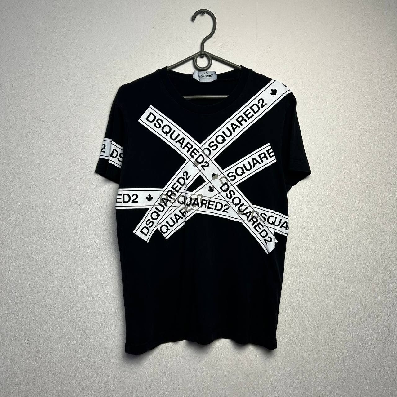 Dsquared2 Designer Dsquared2 big logo streetwear y2k opium tee Size US S / EU 44-46 / 1 - 1 Thumbnail
