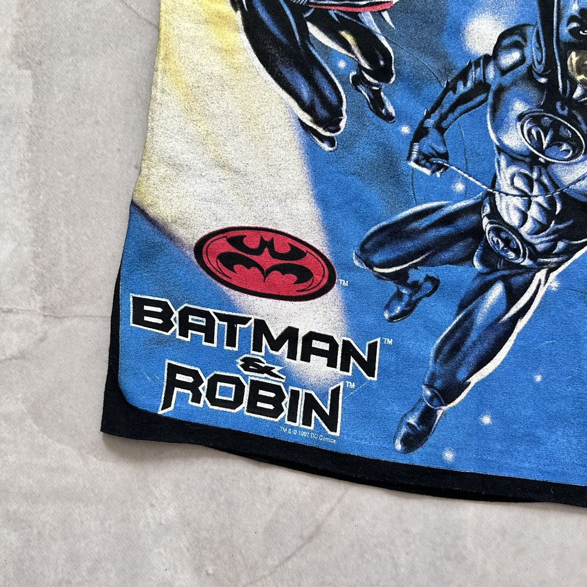 DC Comics RARE Vintage 1997s Batman & Robin T-Shirt Dc Comics Marvel Size US M / EU 48-50 / 2 - 3 Thumbnail