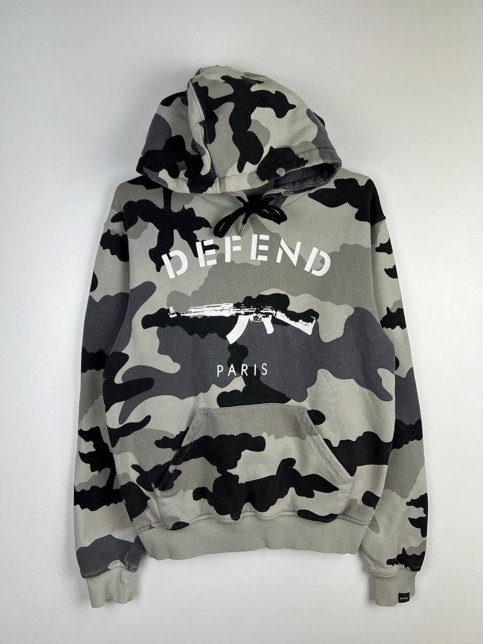 Defend Paris vintage hoodie size S