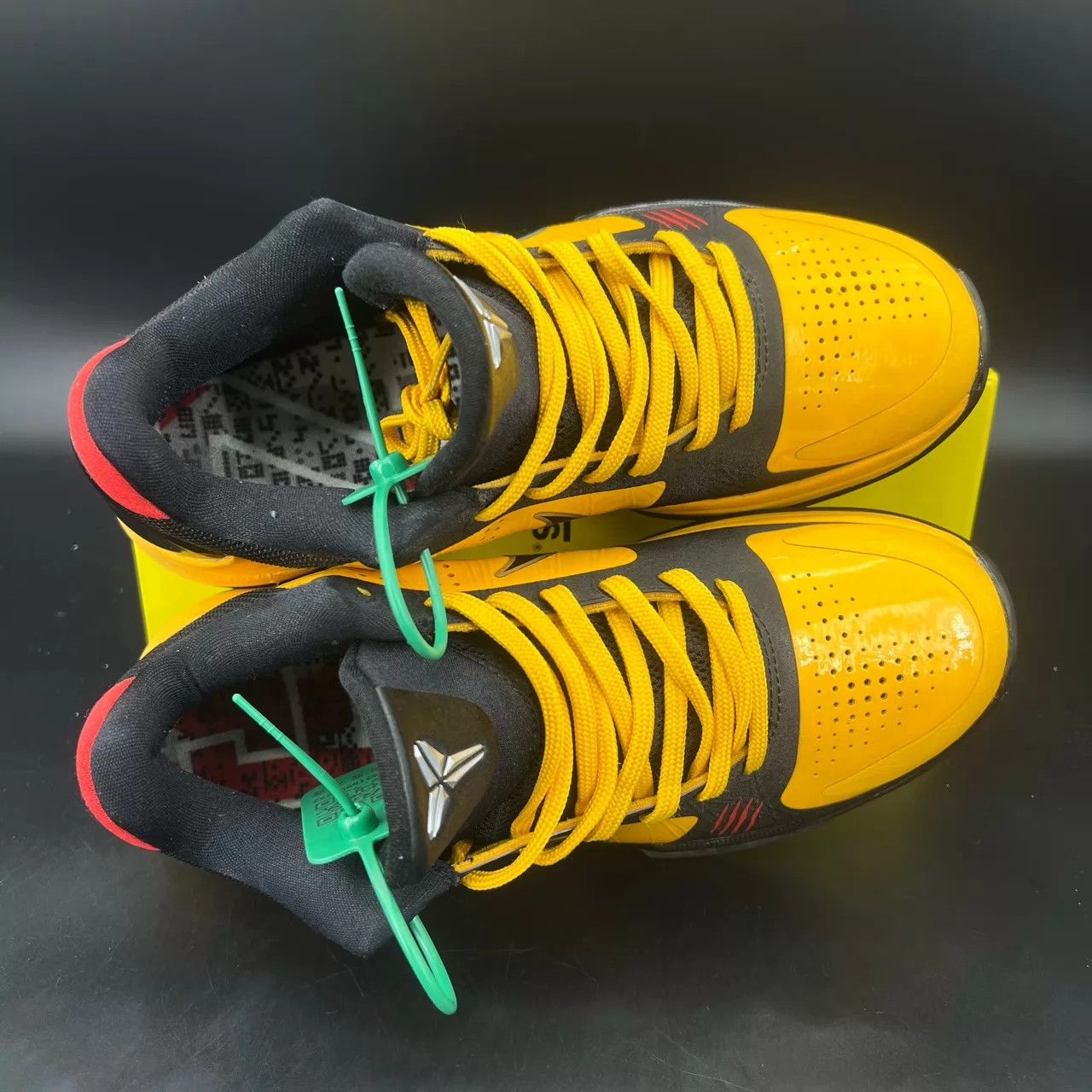 Nike Nike Zoom Kobe 5 Bruce Lee Black/Yellow Size 42 Size US 9 / EU 42 - 4 Thumbnail