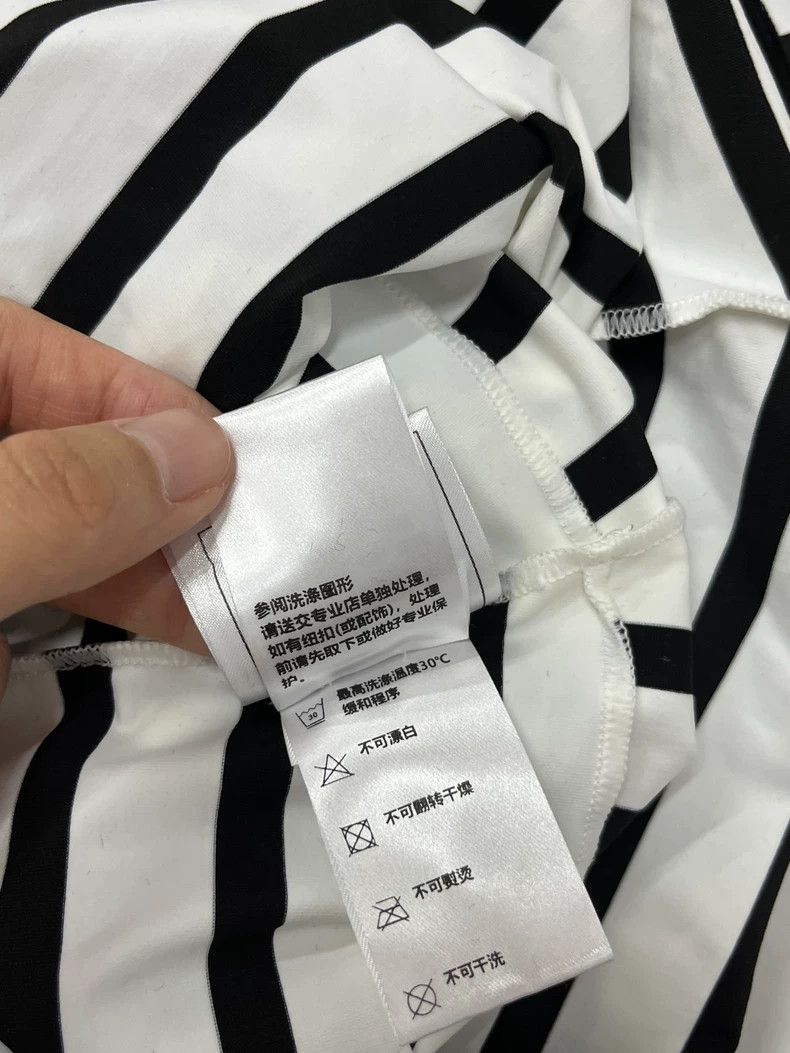 Chanel chanel Black and white striped swimsuit Size 38" / US 16 / IT 52 - 7 Thumbnail