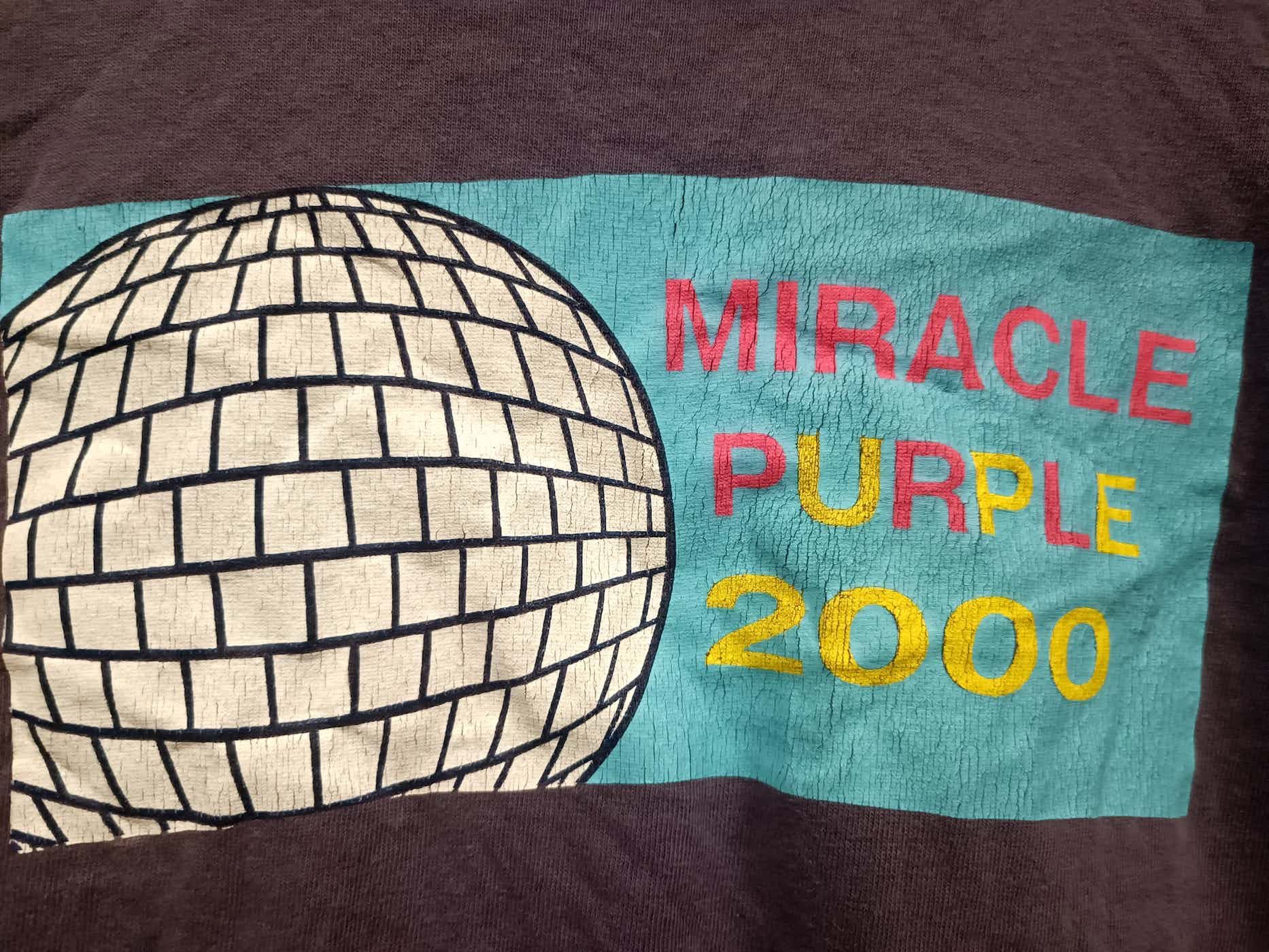 Purple vintage t shirt miracle purple 2000 made in usa Size US L / EU 52-54 / 3 - 3 Thumbnail