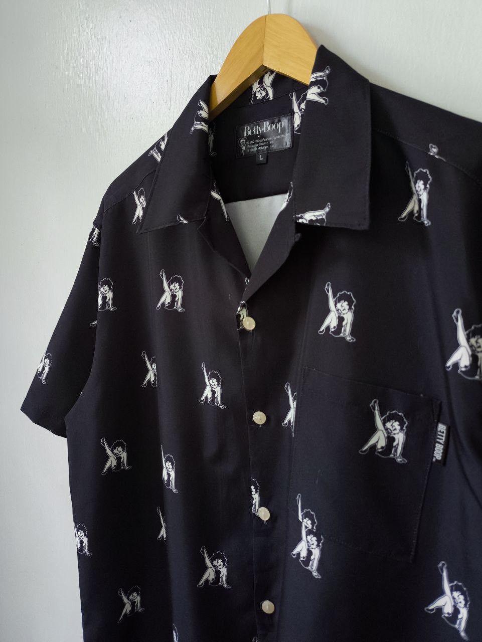 American Apparel BETTY BOOP Fullprint Open Collar Shirts Size US L / EU 52-54 / 3 - 4 Thumbnail