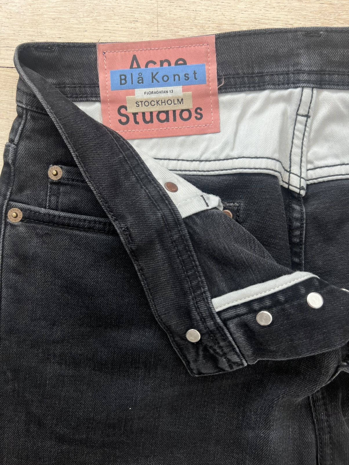 Acne Studios Acne Studios - River Used Blk Jeans (29/32) Size US 29 - 7 Thumbnail