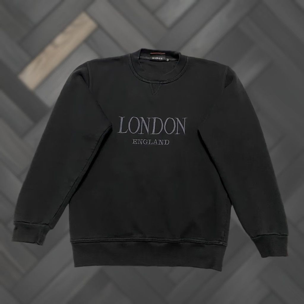 Vintage **Zip It Souvenirs London Embroidered Crew Neck Black Sweatshirt** User: **Zip It Souvenirs London Embroidered Black Crew Neck Sweatshirt** Size US S / EU 44-46 / 1 - 1 Thumbnail