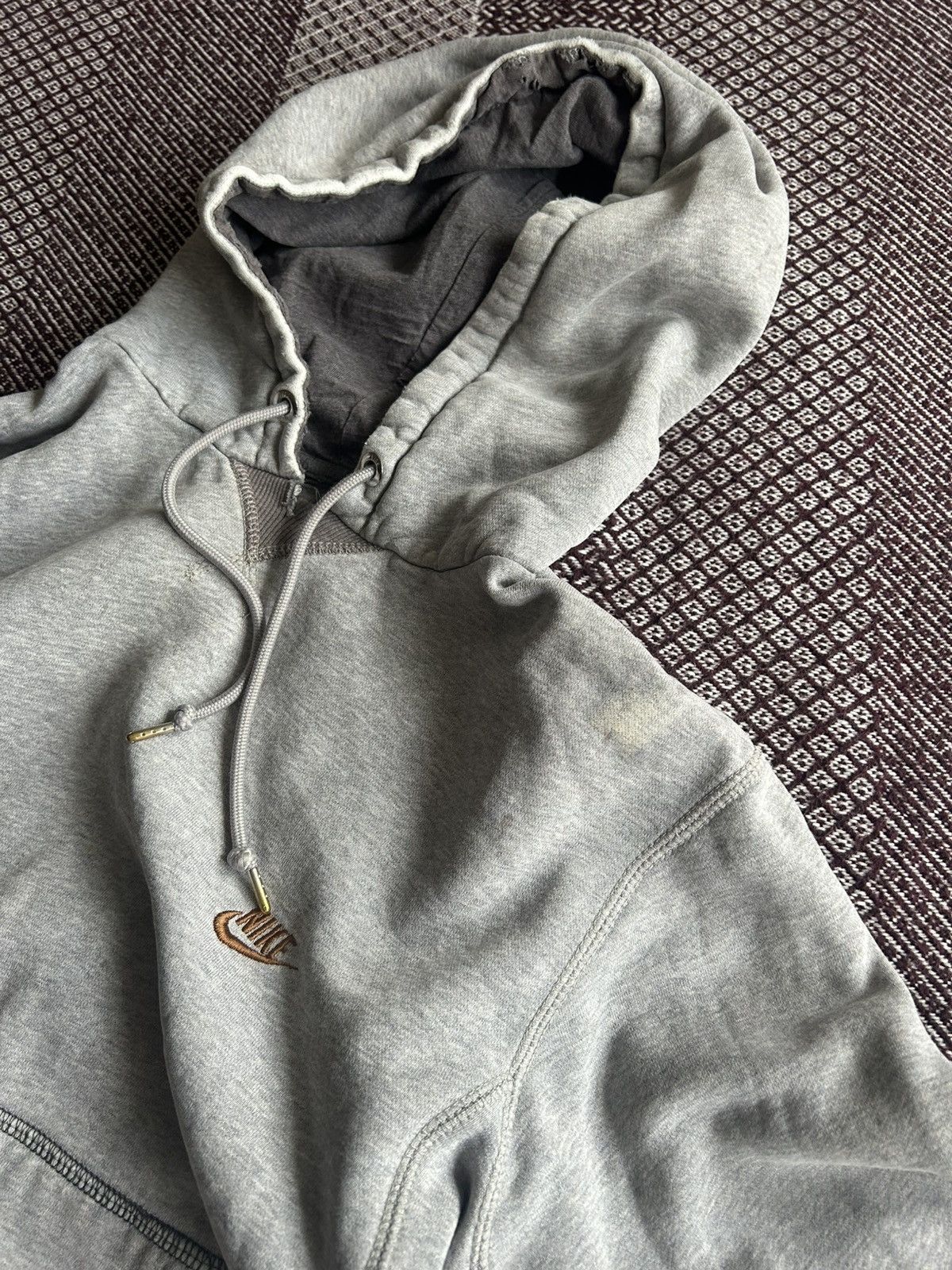 Nike Vintage Nike Distressed Faded Hoodie 00s Streetwear Size M Size US M / EU 48-50 / 2 - 17 Thumbnail