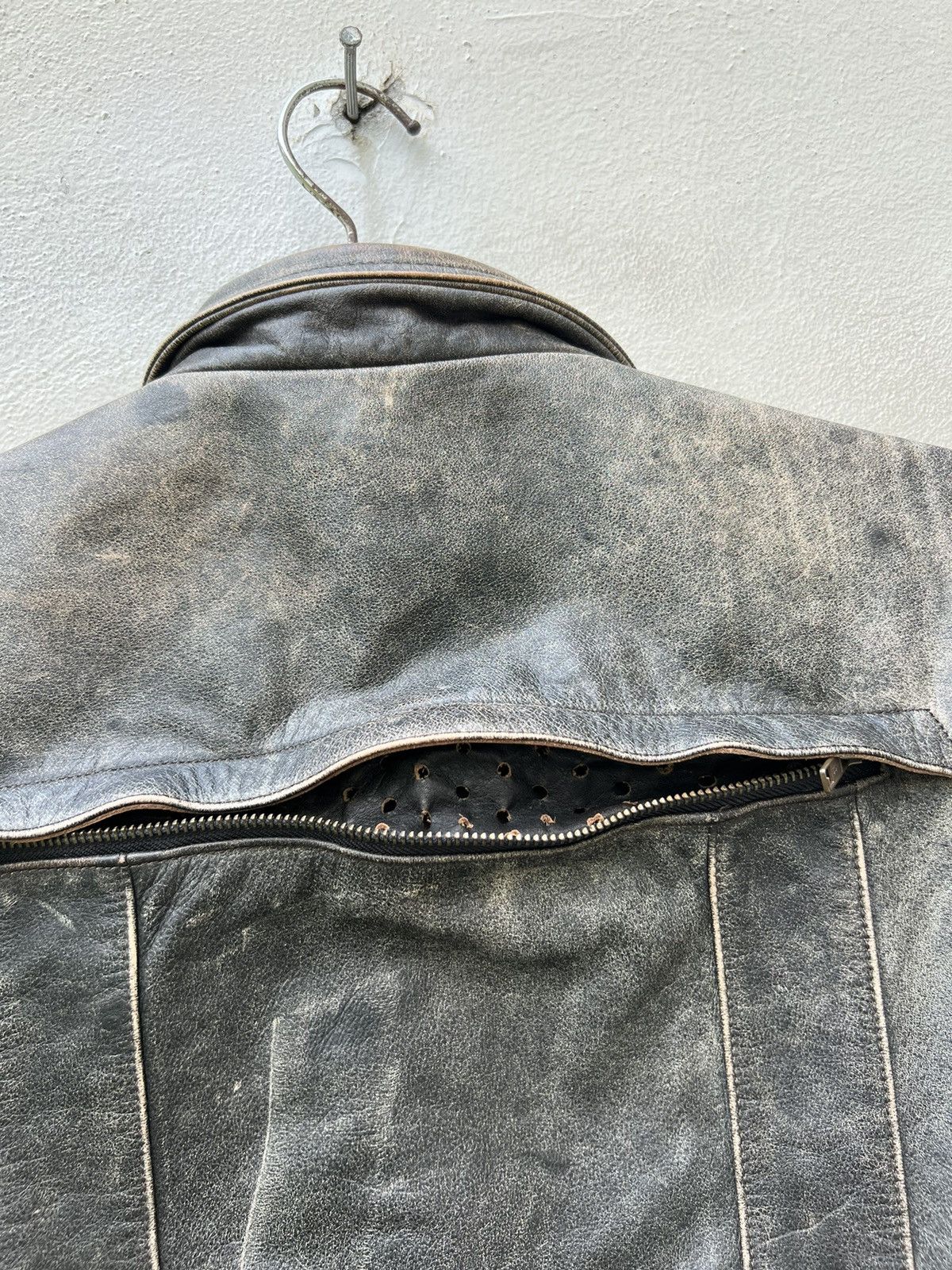 Leather Vintage Triumph Motorcycles Fade Patina Leather Jacket Size US L / EU 52-54 / 3 - 20 Thumbnail