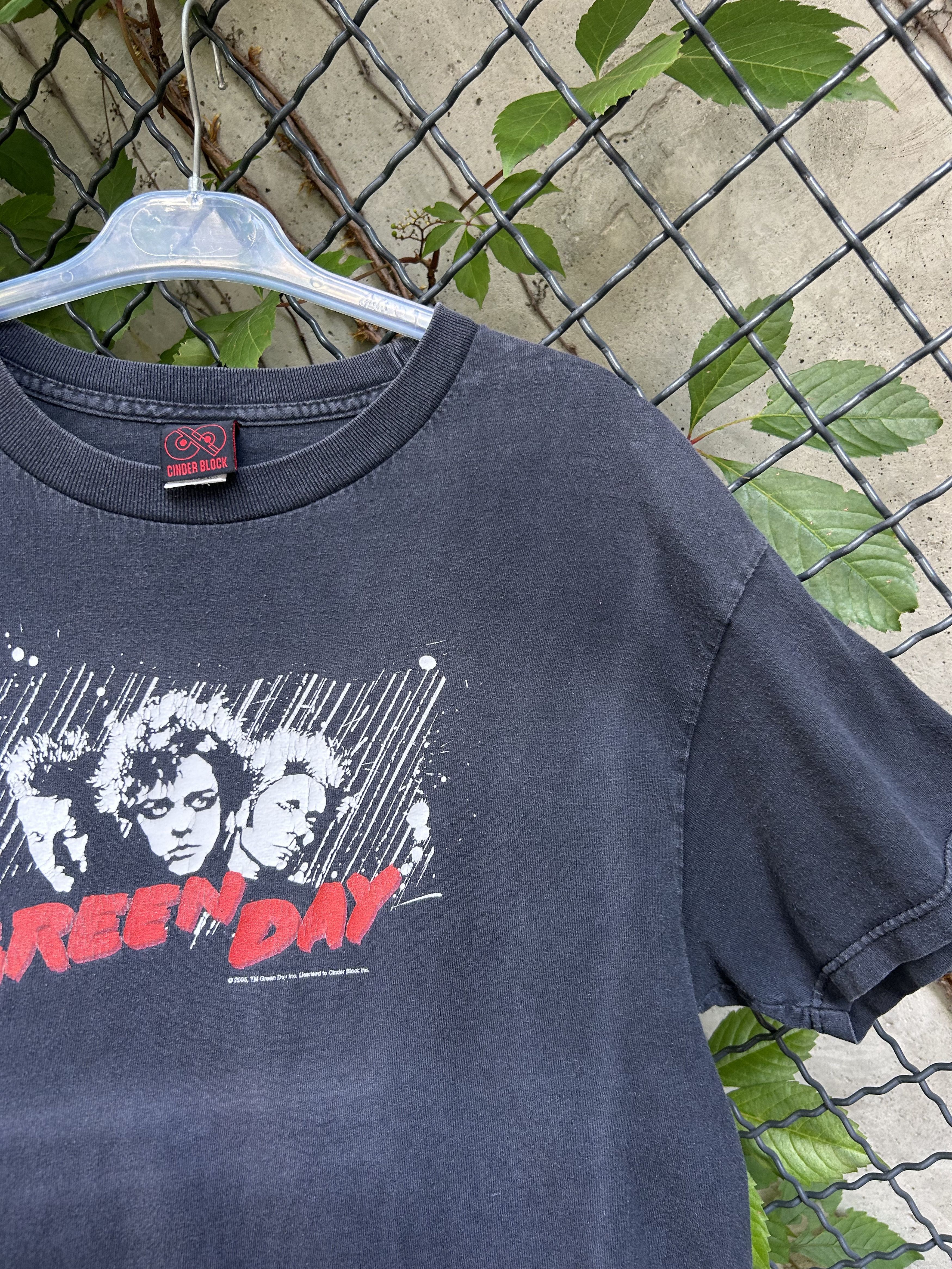 Band Tees Vintage 2005 Green Day Rock Band T-shirt Size US L / EU 52-54 / 3 - 14 Thumbnail
