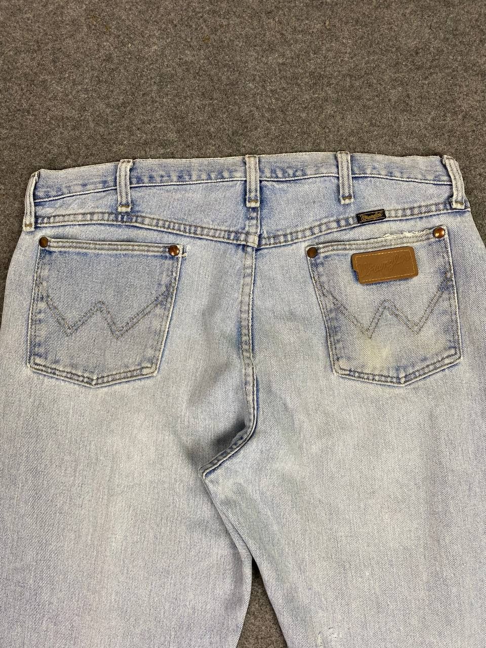Wrangler vintage wrangler lightwash distressed denim nice design Size US 37 - 3 Thumbnail