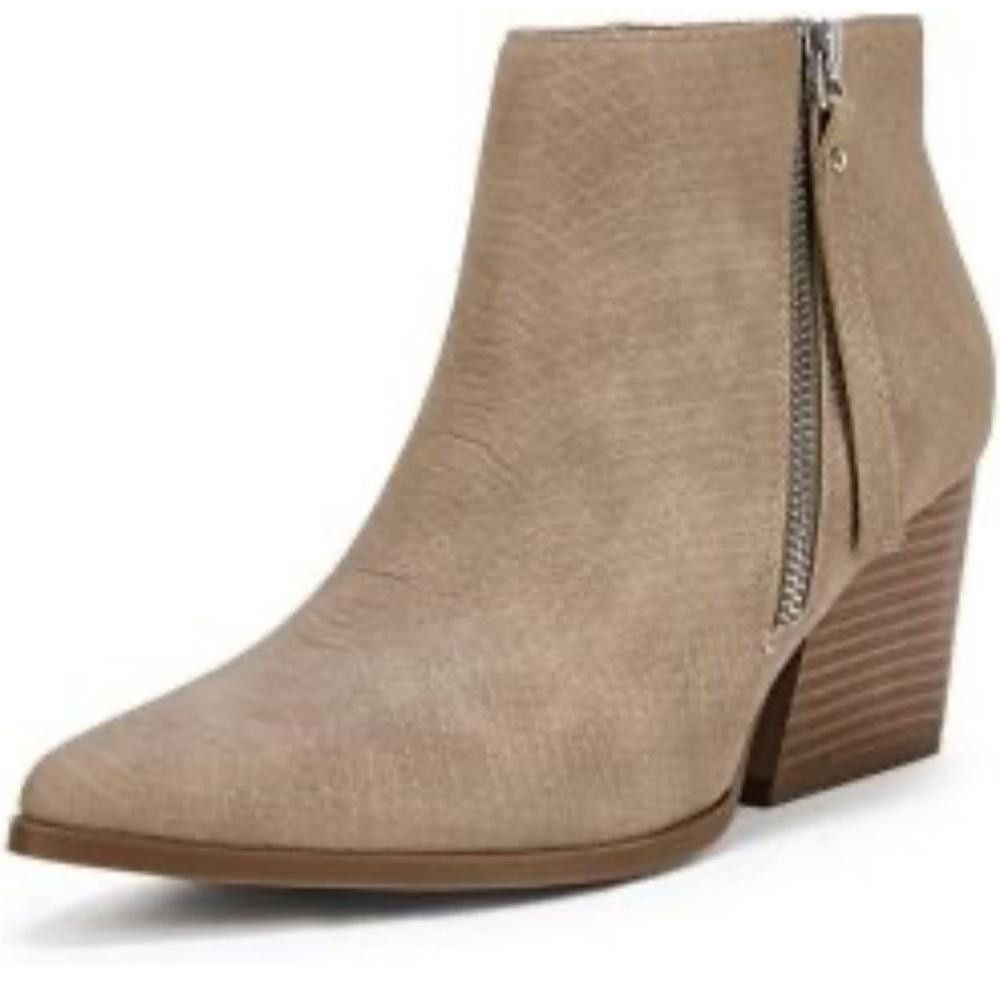Designer Zby l Pointed Toe Chelsea Boots Size 9 Size US 9 / IT 39 - 1 Thumbnail