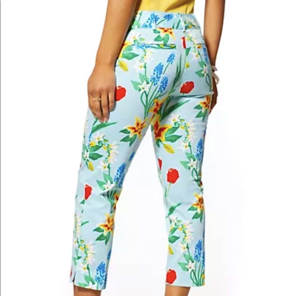 Other NY & CO AQUAMARINE FLORAL CROPPED KHAKIS ANKLE PANTS Size 27" / US 4 / IT 40 - 4 Thumbnail