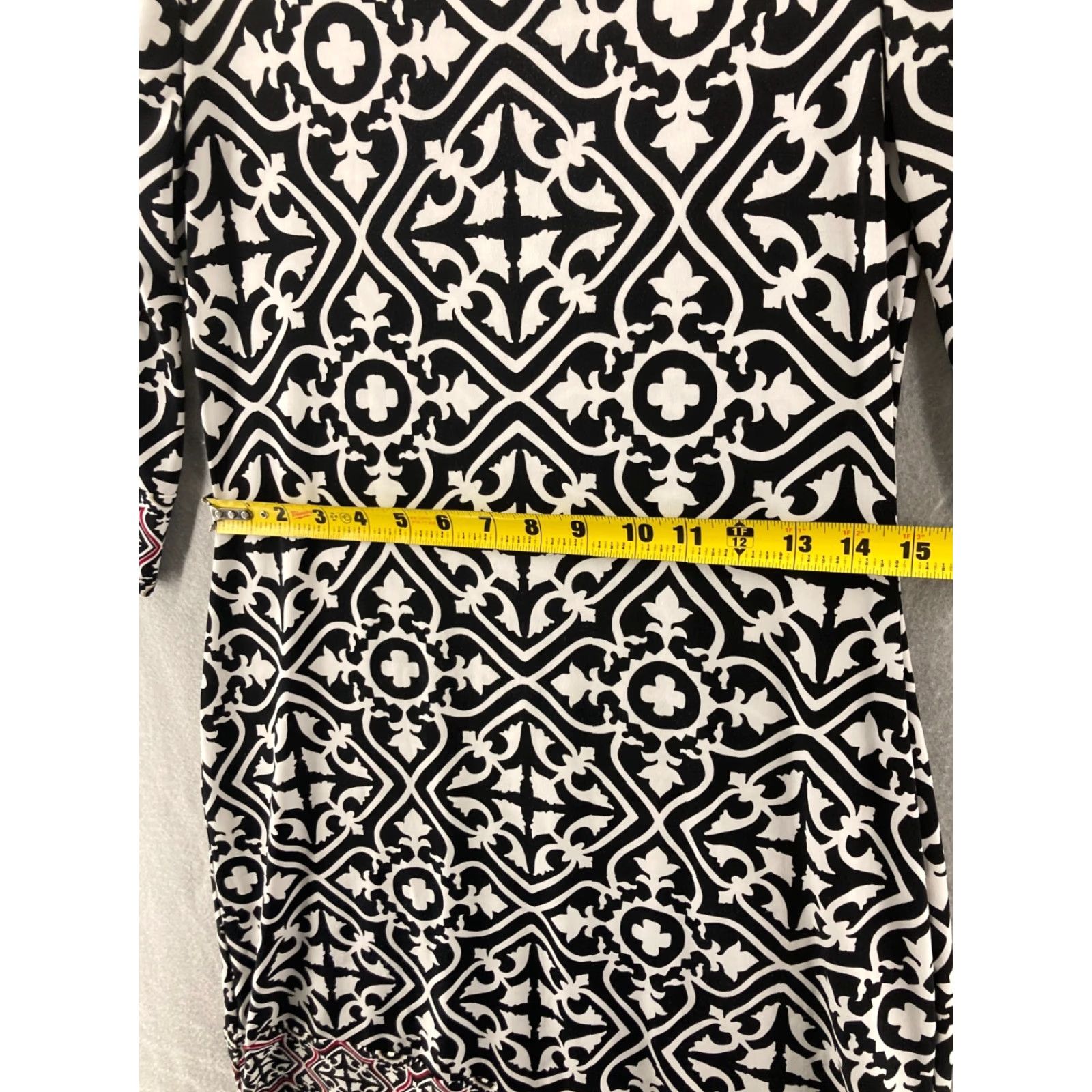 White House Black Market White House Black Market Dress XS Womens Sheath XS Multicolor Geometric Print 90s? (Oops) Size XS / US 0-2 / IT 36-38 - 2 Thumbnail