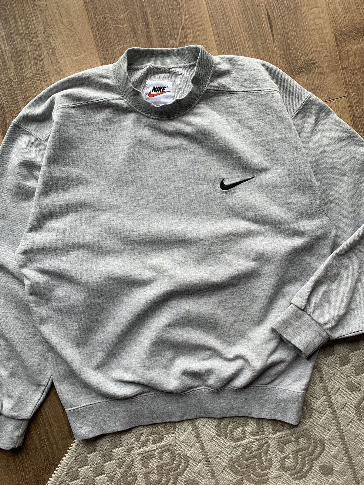 Nike Vintage Nike embroidered swoosh sweatshirt Size US S / EU 44-46 / 1 - 3 Thumbnail