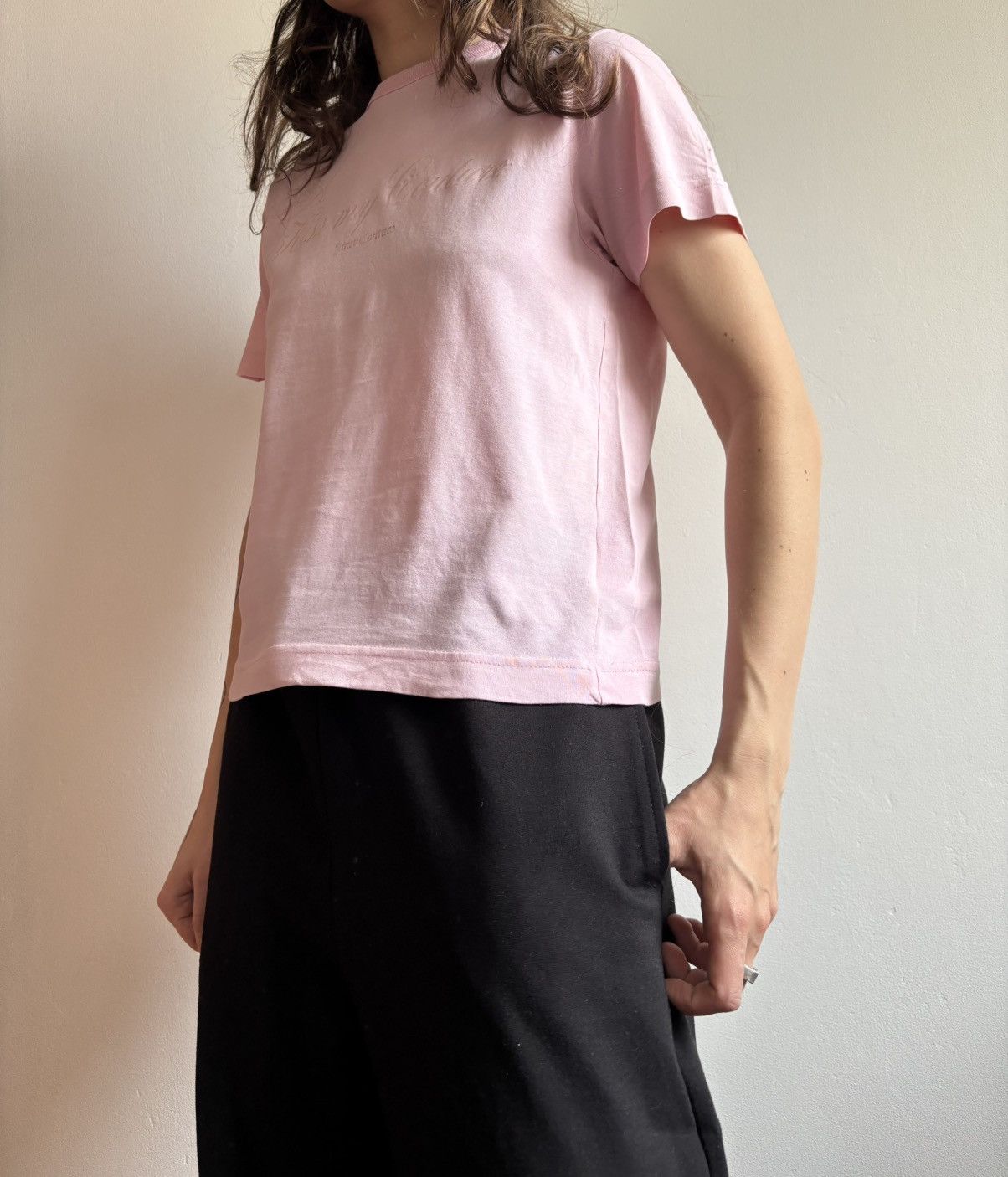 Juicy Couture Y2K Juicy Couture Rhinestones Logo Pink Glam T-Shirt Size S / US 4 / IT 40 - 3 Thumbnail