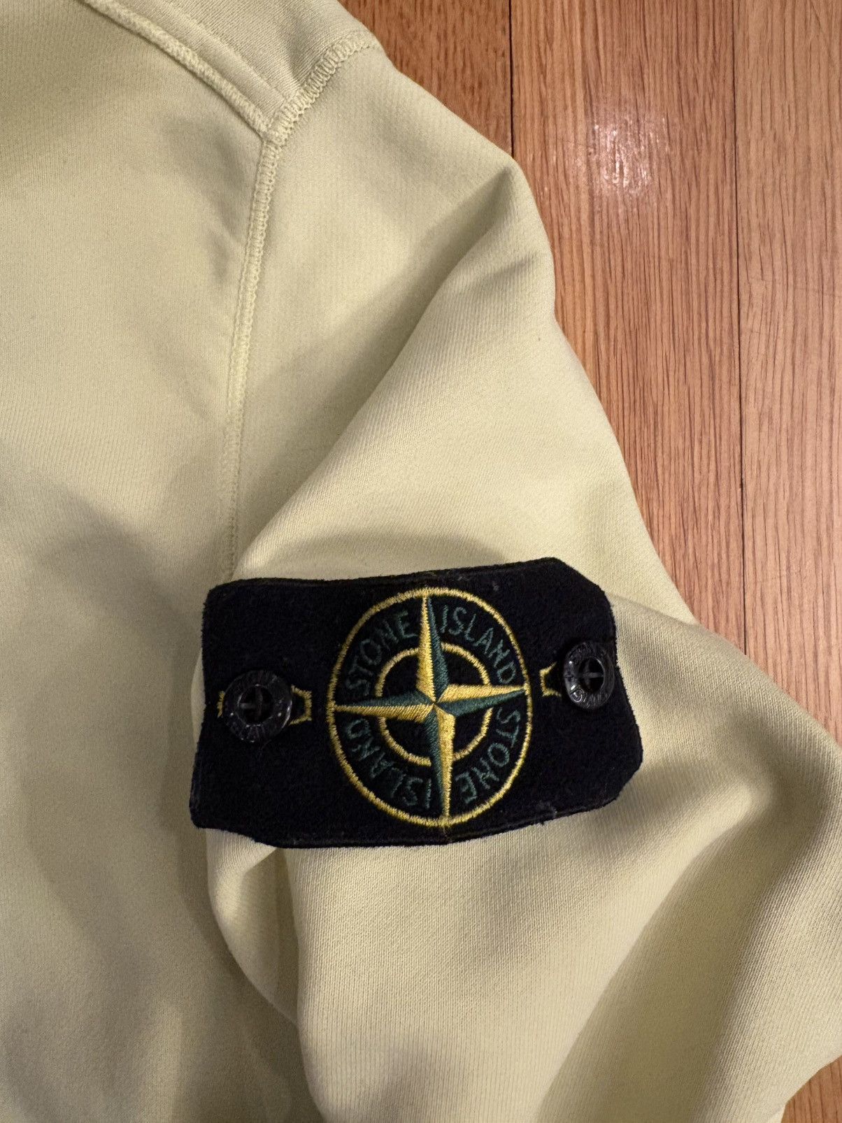 Stone Island Stone Island Patch Logo hoodie yellow mens small Size US S / EU 44-46 / 1 - 3 Thumbnail