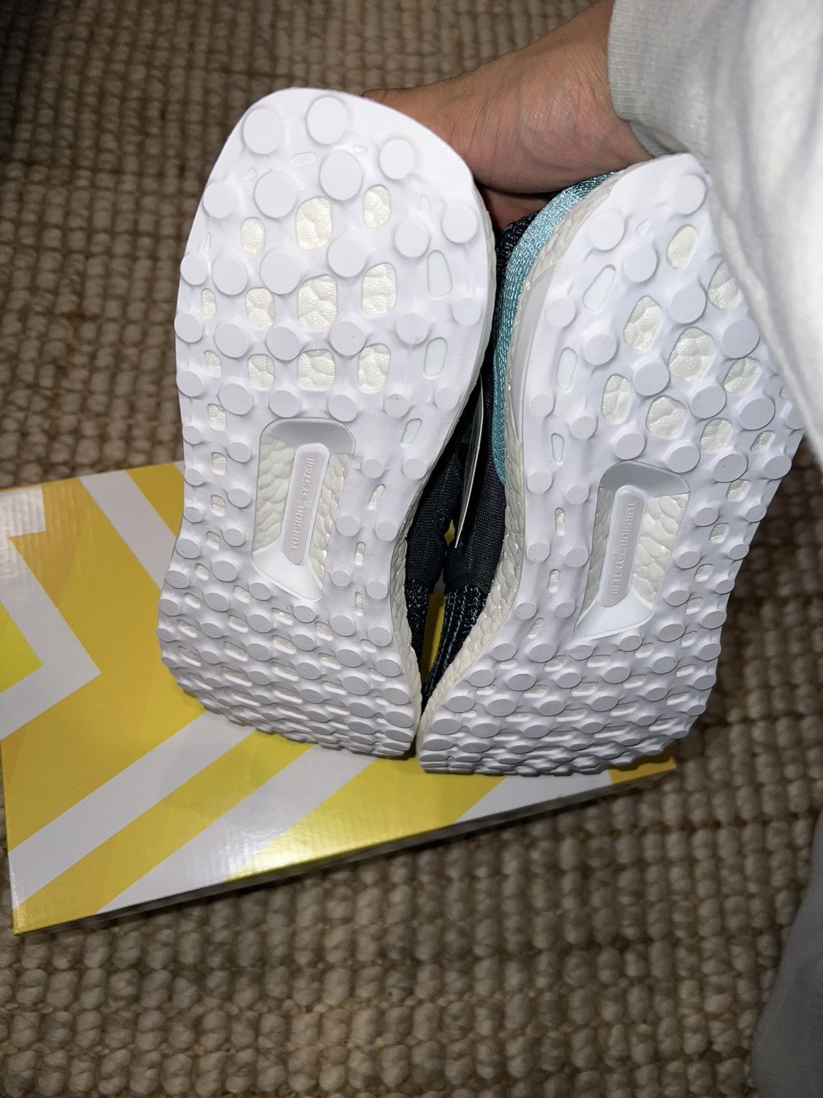 Adidas Adidas Ultra Boost Parley Size US 9.5 / EU 42-43 - 5 Thumbnail