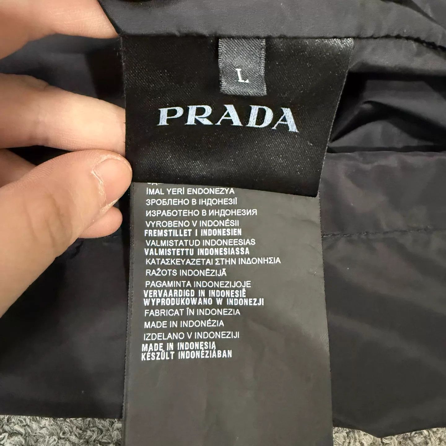Prada Prada Black Triangle Logo Cotton Padded L Mint Size L / US 10 / IT 46 - 4 Thumbnail