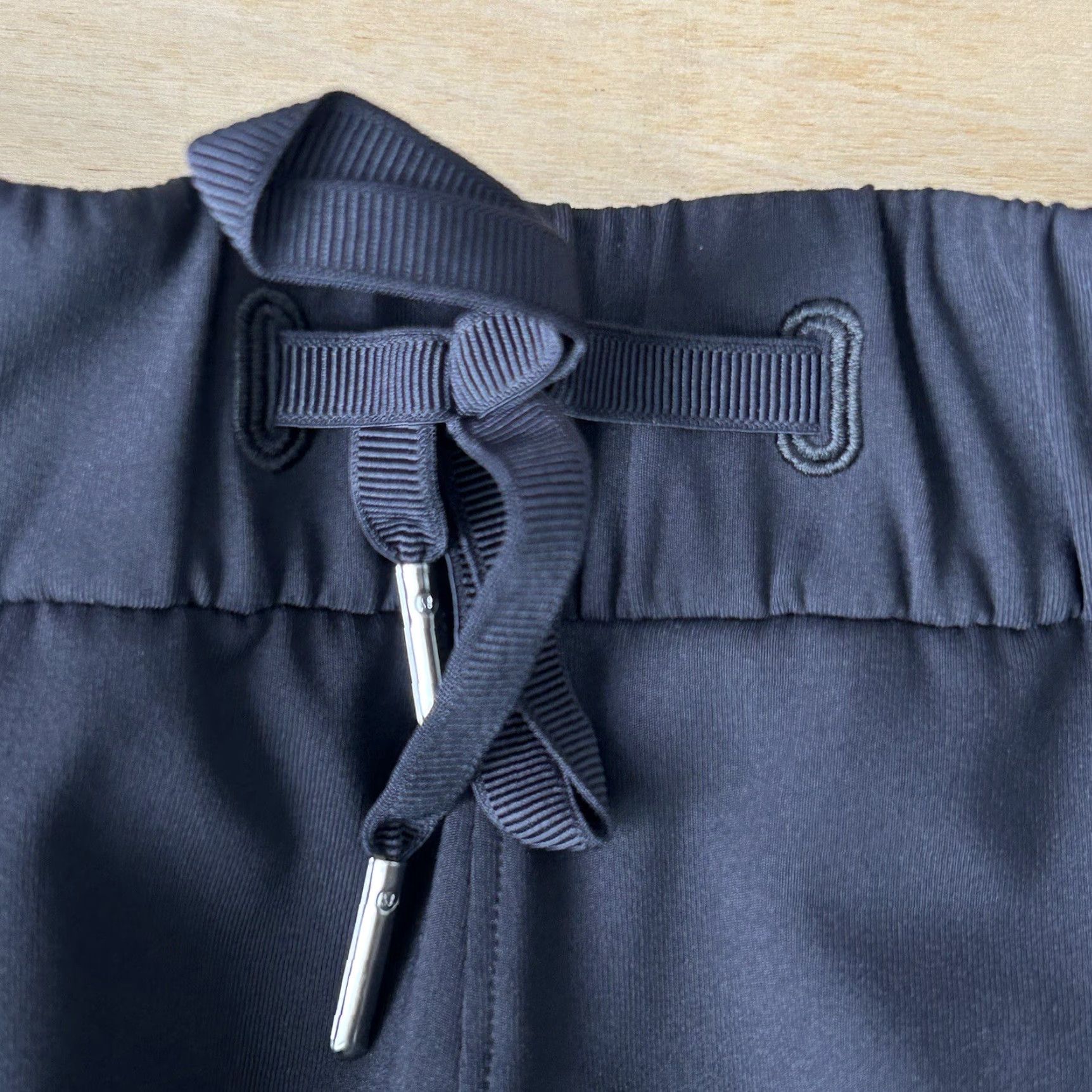 Lululemon Lululemon On The Fly Black Pant Drawstring Women’s 2 Size 26" / US 2 / IT 38 - 5 Thumbnail