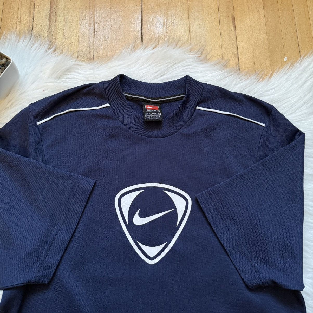 Nike 📌 Vintage Nike 00s Centre Logo Sportswear Tee Size US S / EU 44-46 / 1 - 6 Thumbnail