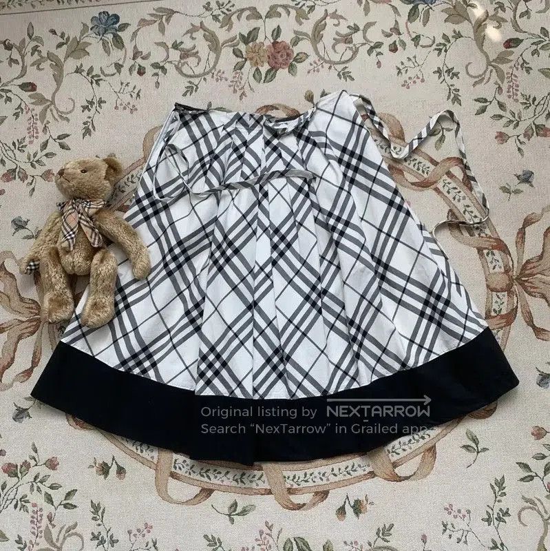 Burberry Burberry White Cotton Plaid Skirt. Size 24" / US 00 / IT 34 - 4 Thumbnail