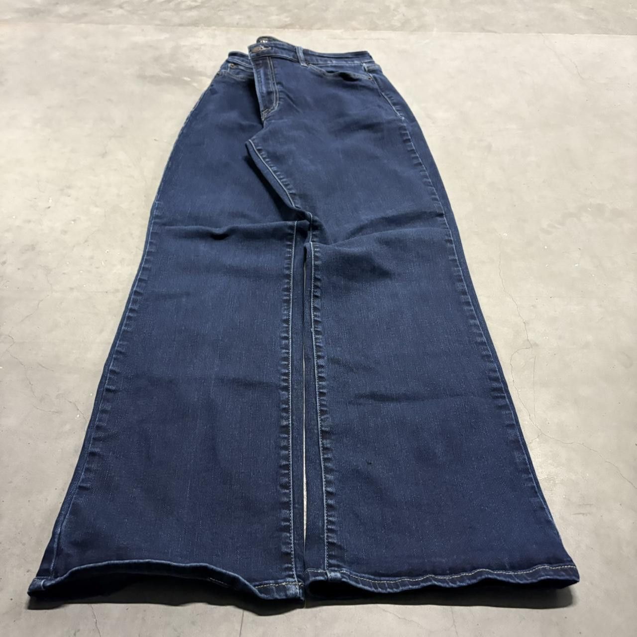 Vintage Crazy Vintage Y2K/2000s Lucky Brand Dark Wash Bootcut Denim Jeans! Size US 32 / EU 48 - 1 Thumbnail