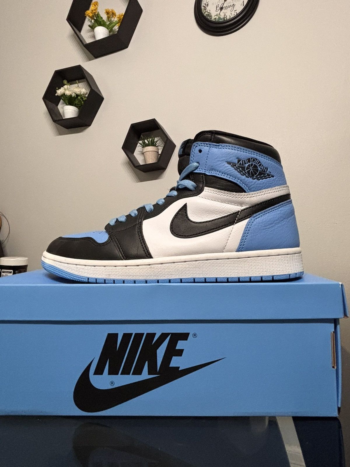 Nike Nike Air Jordan 1 High OG ‘UNC Toe’ Size US 10.5 / EU 43-44 - 4 Thumbnail