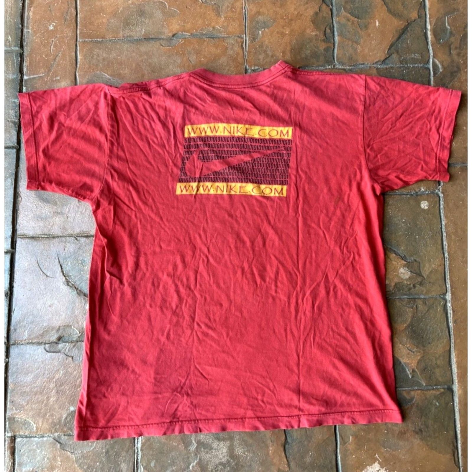 Nike VINTAGE Nike T-Shirt 90s Crew Neck Short Sleeve Red Medium USA Logo Graphic Size US M / EU 48-50 / 2 - 3 Thumbnail