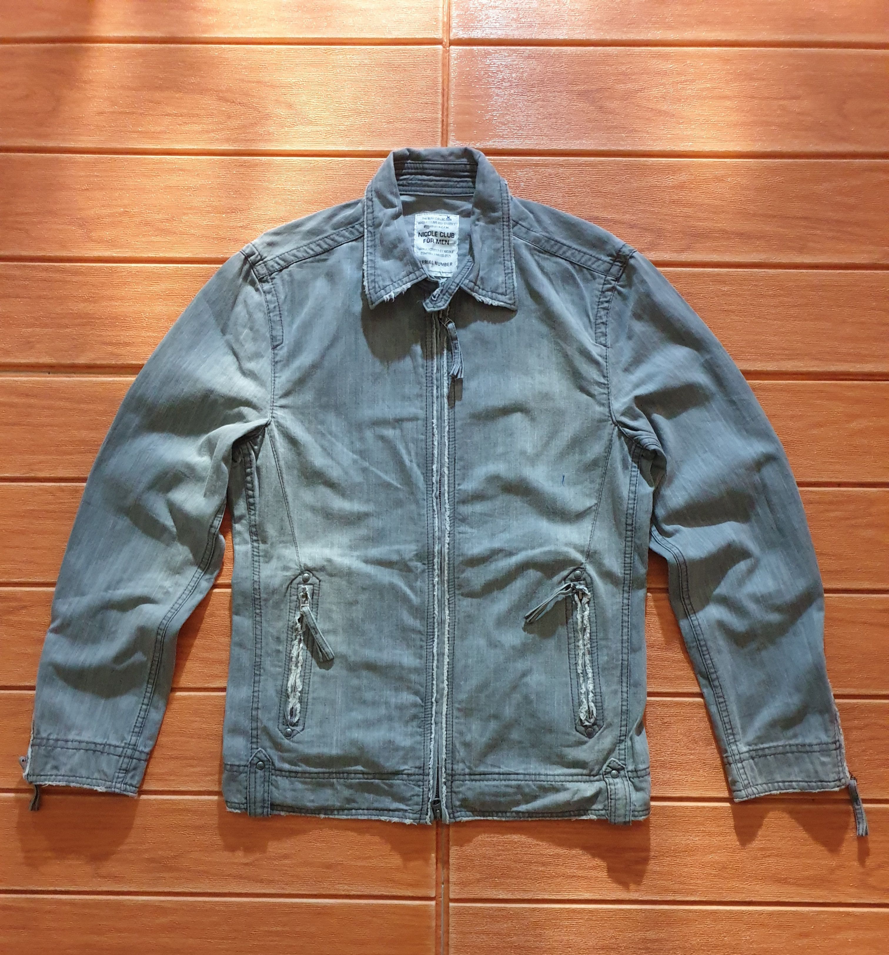 ジャケット・アウター \