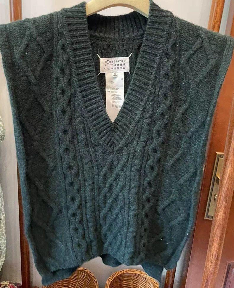 Maison Margiela Maison Margiela Sleeveless Sweater Vest Size US M / EU 48-50 / 2 - 1 Thumbnail