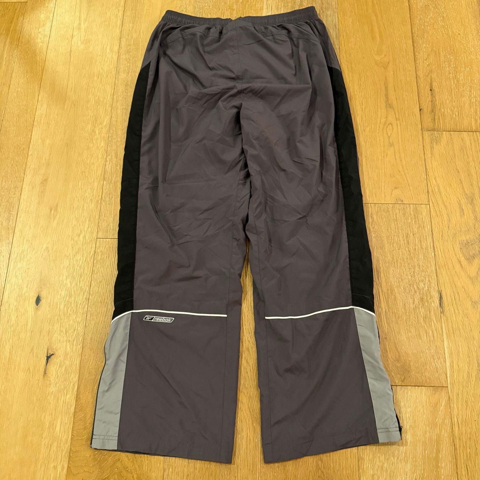 Reebok Vintage 90s Reebok Baggy Grey Joggers Sweatpants Size US 38 / EU 54 - 1 Thumbnail