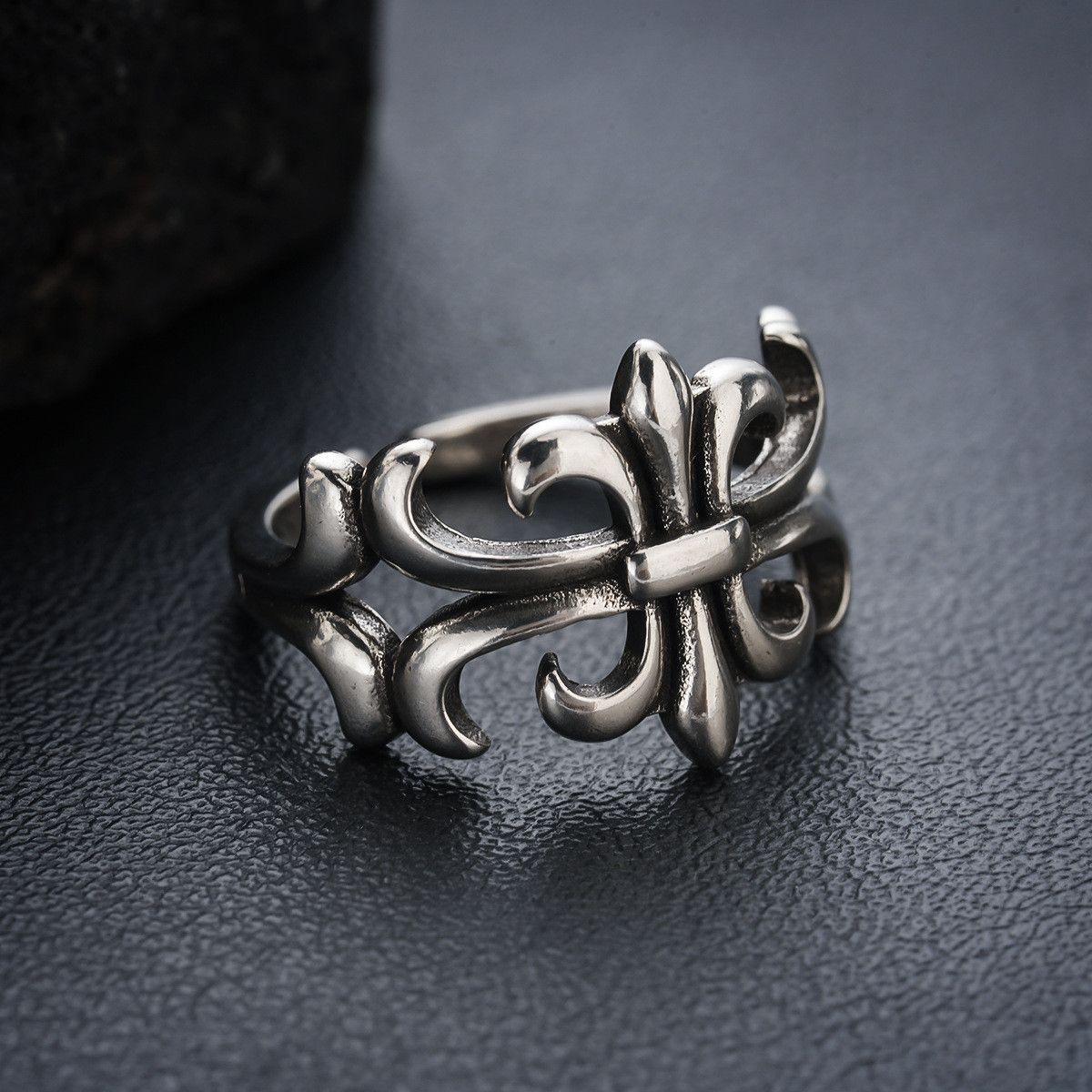 Jewelry Men's Vintage Open Adjustable Ring with Cross Design Size ONE SIZE - 1 Thumbnail