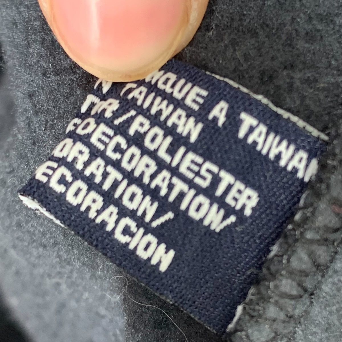 Tommy Hilfiger × Vintage Vintage TOMMY HILFIGER Small Logo Fleece Sweatshirt Pullover Size US L / EU 52-54 / 3 - 11 Thumbnail